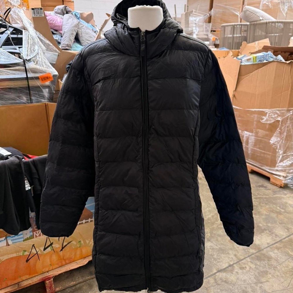 Amazon Essentials black‎ hooded puffer coat